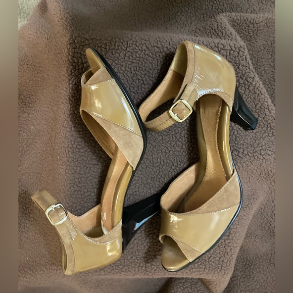 Sofft Shoes - Sofft Heels, Buckle Ankle Strap, Sz 9-1/2. Tan Suede and Brown Patent Preowned